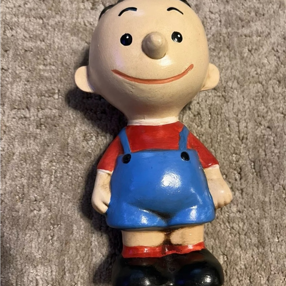 Charlie Browns Pig Pen Ceramic Figurine Peanuts Gang RARE